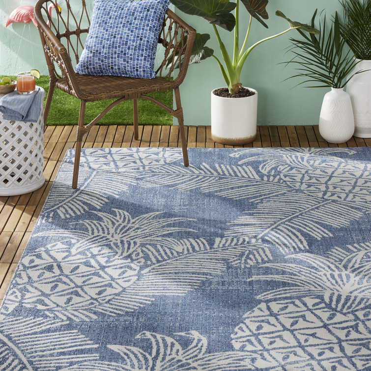 Ivory Pineapple Motif 5' x 7' Reversible Indoor/Outdoor Rug