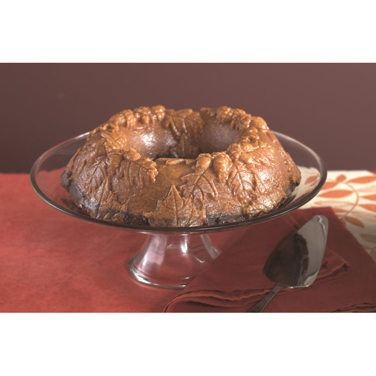 Bronze Autumn Wreath Non-Stick Aluminum Bundt Pan