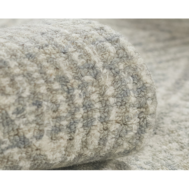 Gray Geometric Hand-Hooked Wool Area Rug 2' x 3'