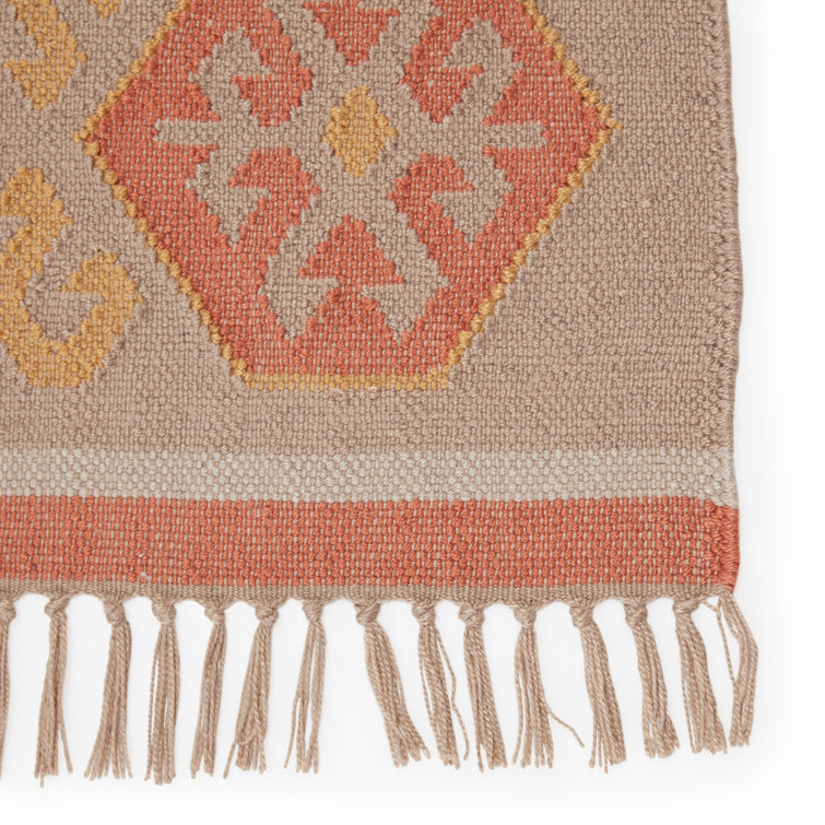Handwoven Orange and Beige Medallion Synthetic Rug 3'6" x 5'6"