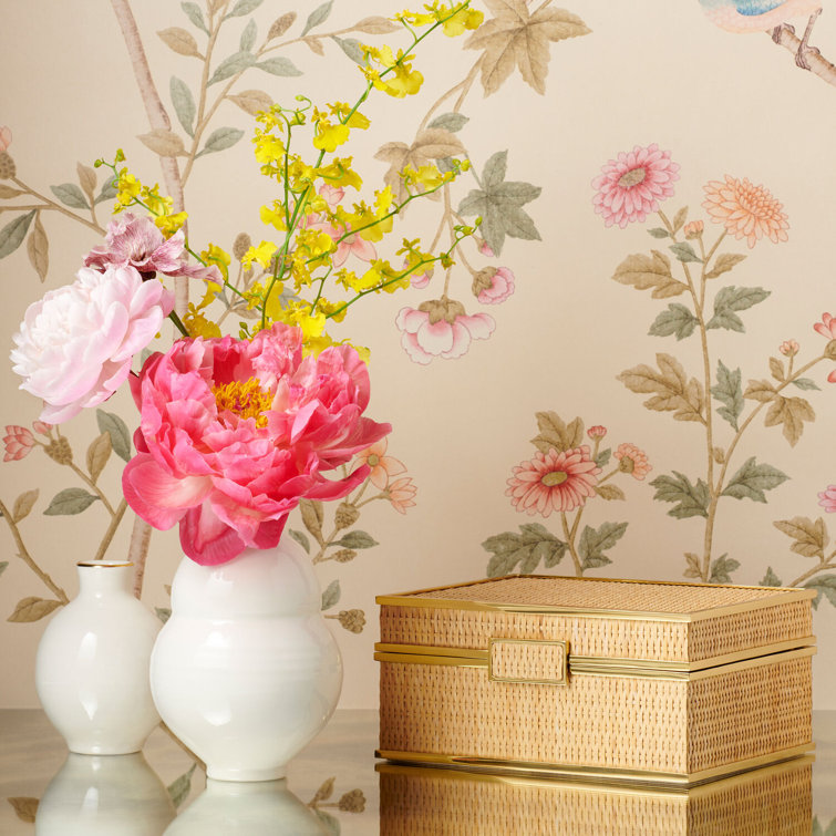 White Porcelain Gourd Table Vase with Gold Embellishment