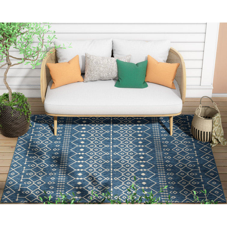 Nordic Lattice Blue 5' x 7' Synthetic Indoor/Outdoor Area Rug