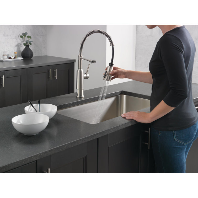 Stainless Steel Pull-Down Sprayer Kitchen Faucet with Magnetic Docking