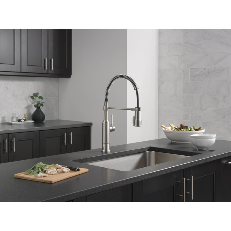 Stainless Steel Pull-Down Sprayer Kitchen Faucet with Magnetic Docking