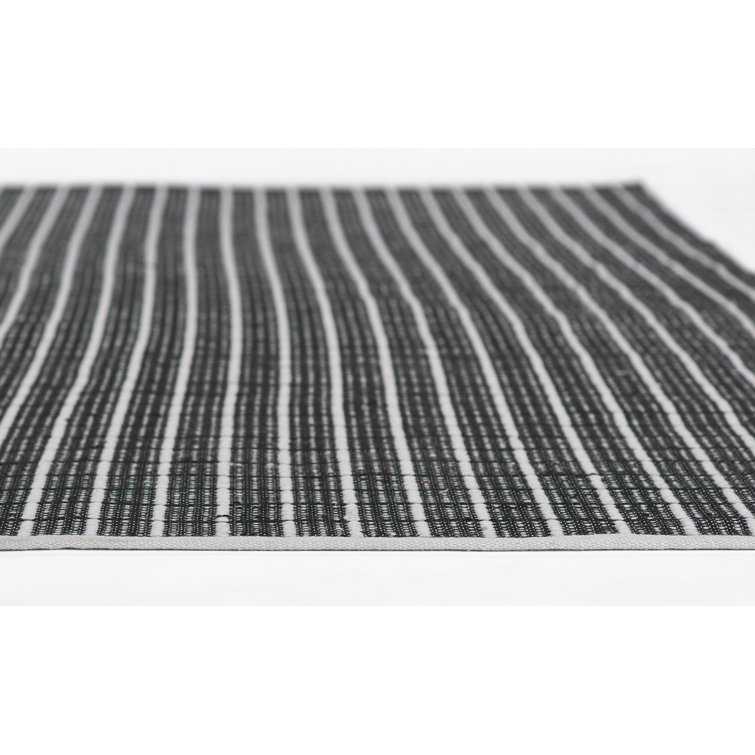 Handmade Black and White Geometric Synthetic 2' x 3' Rug
