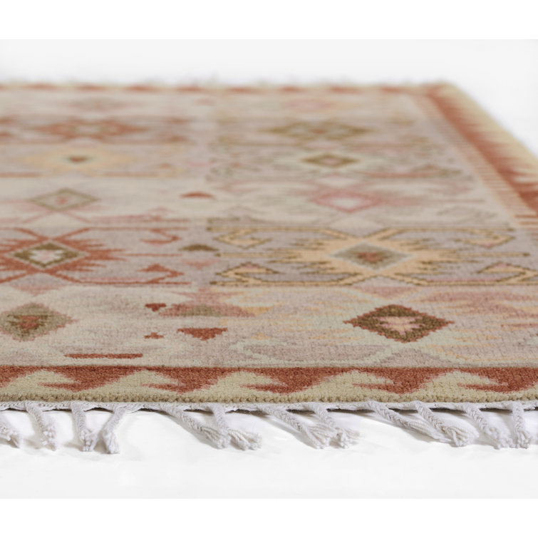 Bohemian Chic Red Wool 4' x 6' Hand-Knotted Area Rug