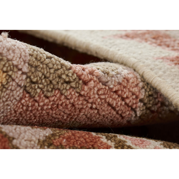 Bohemian Chic Red Wool 4' x 6' Hand-Knotted Area Rug