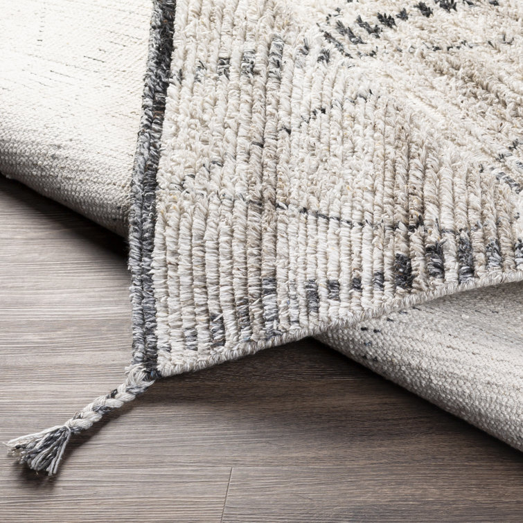 Modern Geometric Hand-Knotted 5' x 7' Gray Synthetic Area Rug