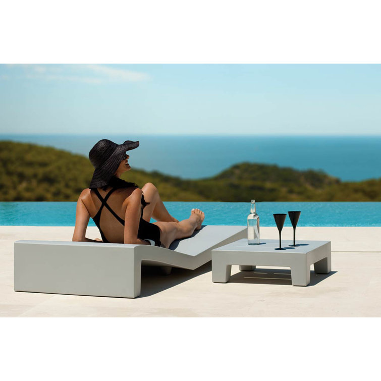Jut Bronze Polyethylene Resin Indoor/Outdoor Lounge Table