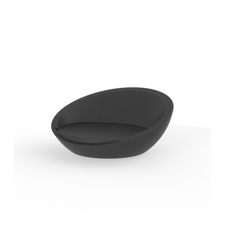 Ulm Anthracite Round Daybed with Nautical Vinyl Cushions