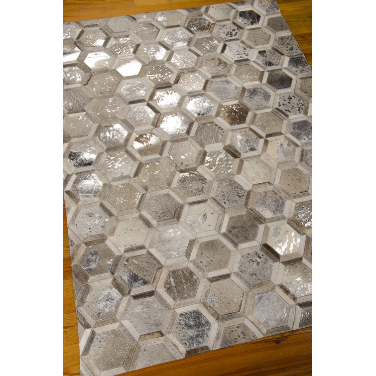 Handmade Silver Geometric Cowhide Area Rug, 5'3" x 7'5"