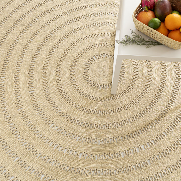 Eclipse Black Round 4' Handwoven Non-Slip Synthetic Rug