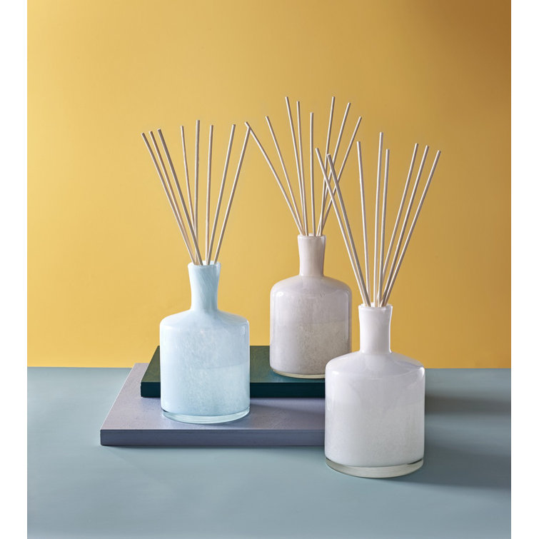 Ski House Feu de Bois 15oz Long-Lasting Reed Diffuser
