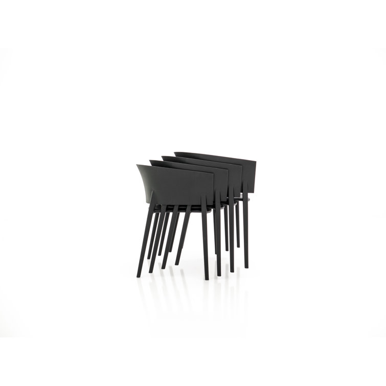 Elegantly Curved Matte Black Polypropylene Dining Chair by Eugeni Quitllet