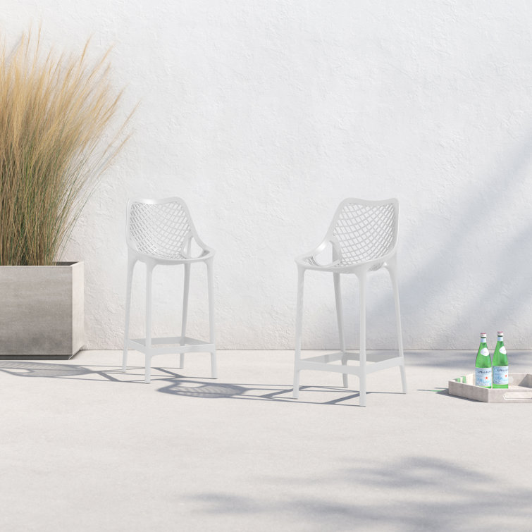 White Plastic Outdoor Bar Stools with Diamond Design, Set of 2
