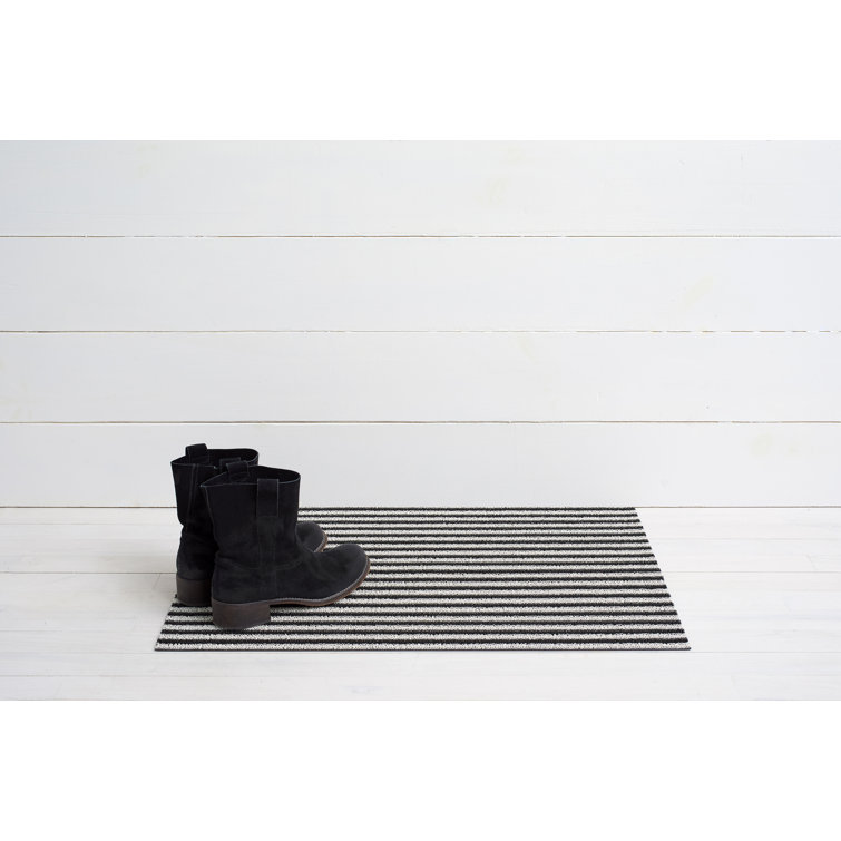 Modern Bounce Stripe 2'x3' Vinyl Outdoor Shag Doormat
