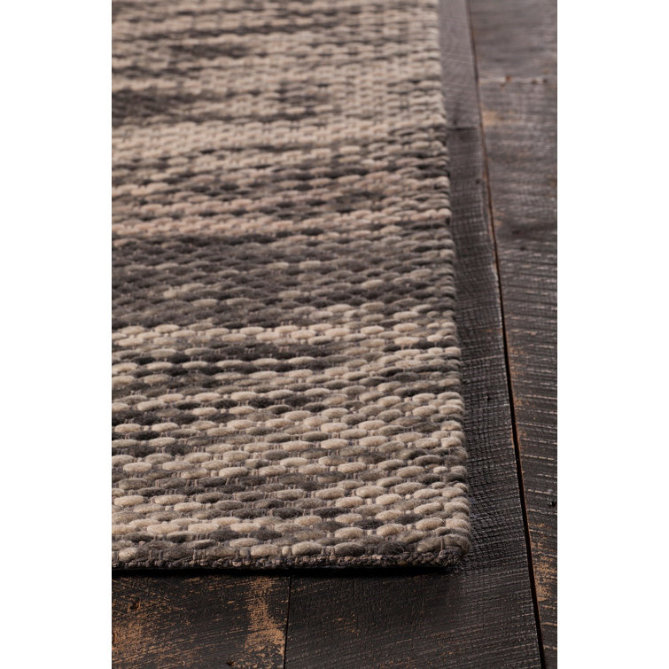 Artisan Crafted Rectangular Gray Wool 5' x 7' Area Rug
