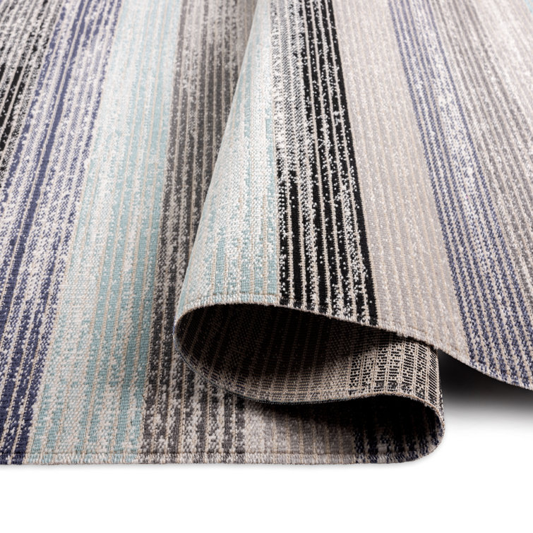 Gray and Blue Distressed Medallion Indoor/Outdoor Rug