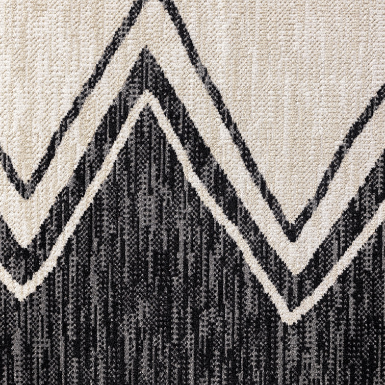 Zig Zag Black/Ivory Synthetic Indoor/Outdoor Area Rug, 7'9"x10'2"