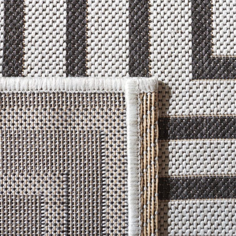 Light Grey and Charcoal Geometric Indoor/Outdoor Area Rug 3' x 5'