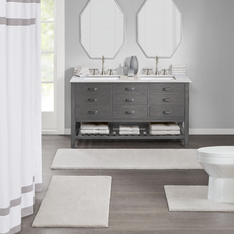 Ivory Microfiber Non-Slip Bath Rug with Quick-Dry Technology