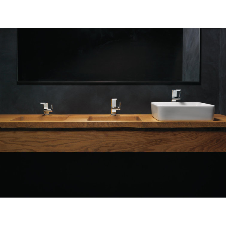 Lumicoat Chrome Single Hole Bathroom Faucet with DIAMOND™ Seal