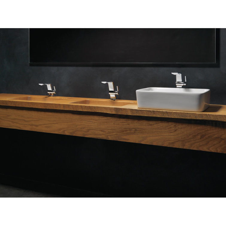 Lumicoat Chrome Single Hole Bathroom Faucet with DIAMOND™ Seal