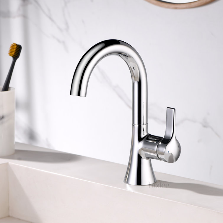Chrome Single-Handle Bathroom Faucet with Drain Assembly