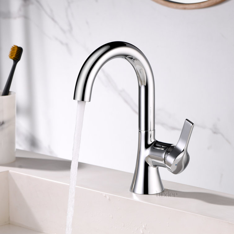 Chrome Single-Handle Bathroom Faucet with Drain Assembly