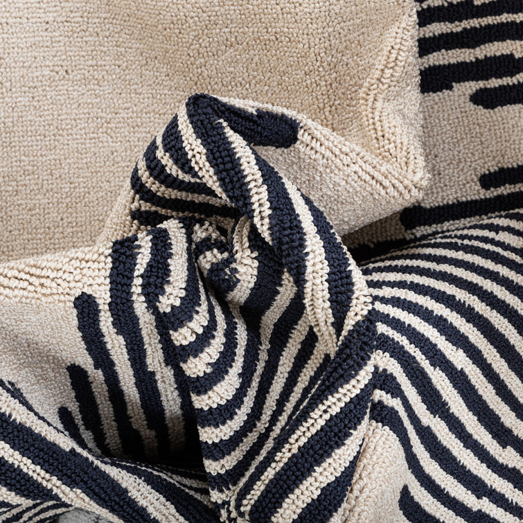 Ivory Geometric Flatweave Synthetic 5' x 7' Area Rug