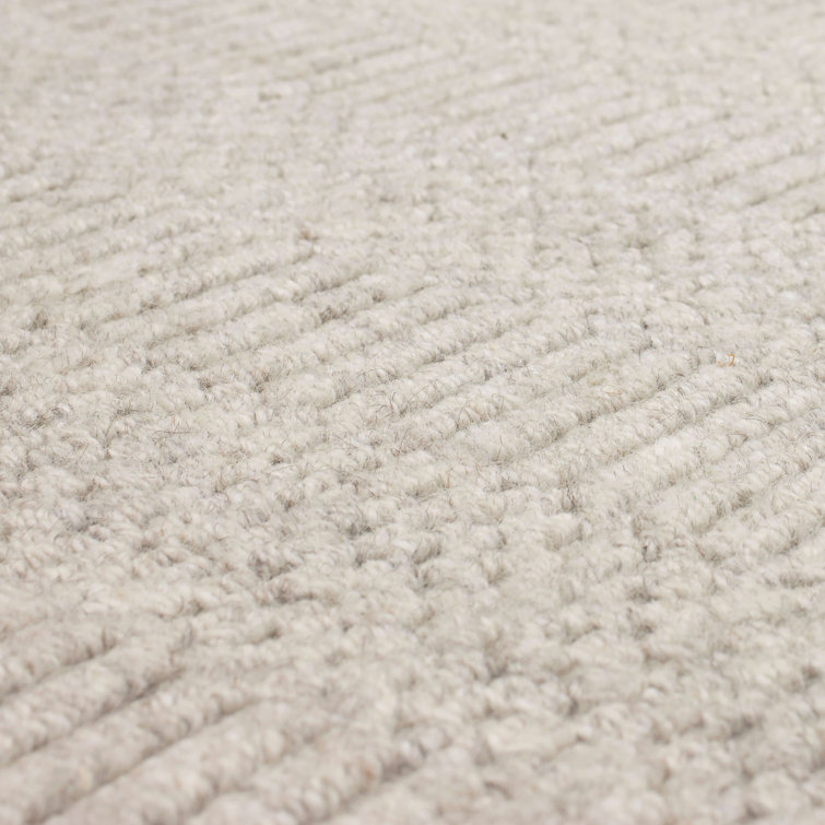 Sophisticated Silver 6'x9' Hand-Loomed Wool Blend Area Rug