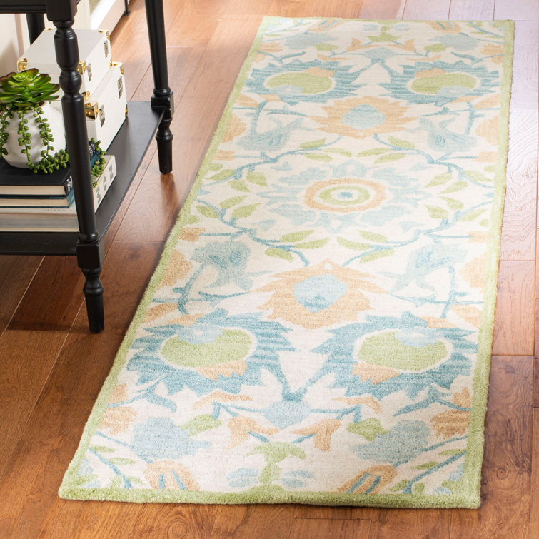 Elegant Ivory Square Wool Tufted Rug with Non-Slip Feature