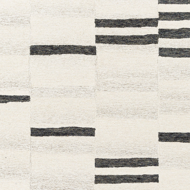 Elegant Hand-Tufted Black Wool Round 8' Rug