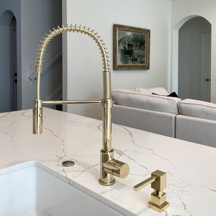 Polished Gold Stainless Steel Kitchen Faucet with Pull-out Spray