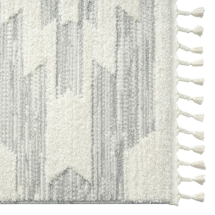 Braided Geometric Gray Synthetic 6' x 9' Easy-Care Area Rug
