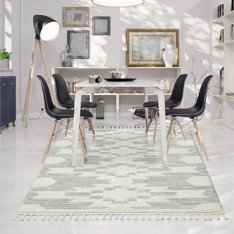 Braided Geometric Gray Synthetic 6' x 9' Easy-Care Area Rug