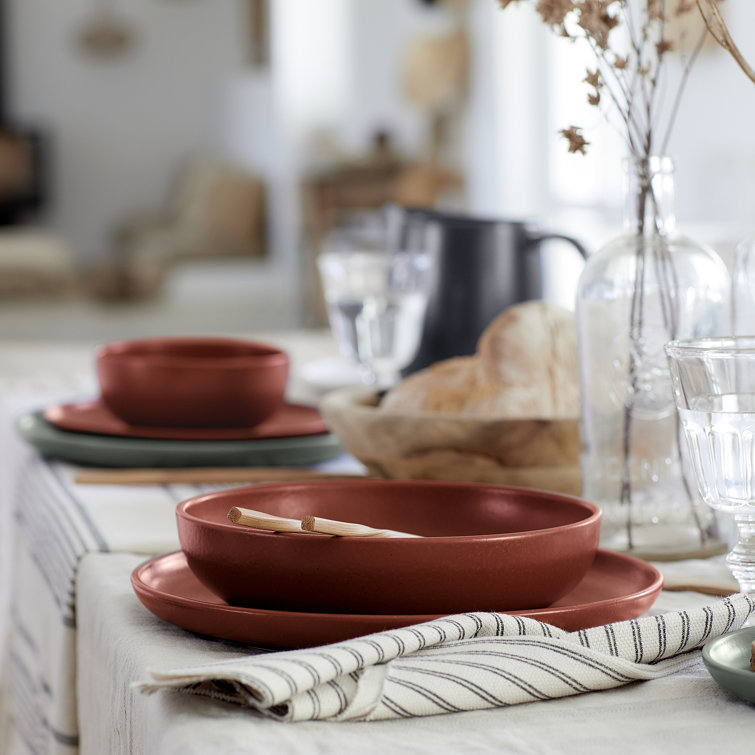 Salt Ceramic Footed Plate, Microwave and Freezer Safe