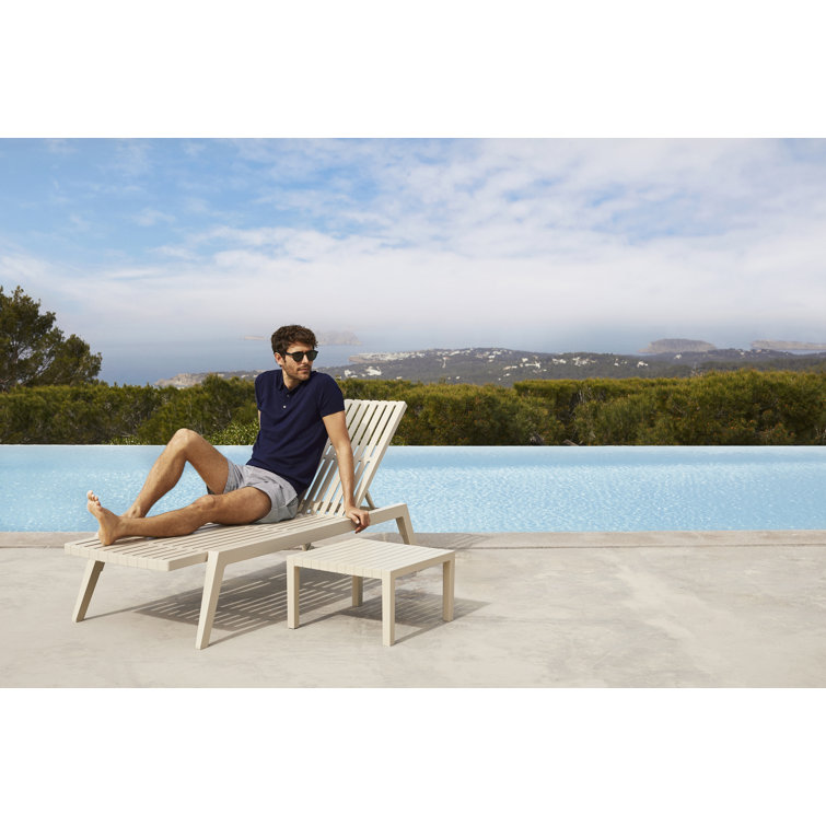 Archirivolto Ecru Matte Polypropylene Outdoor Chaise Lounge