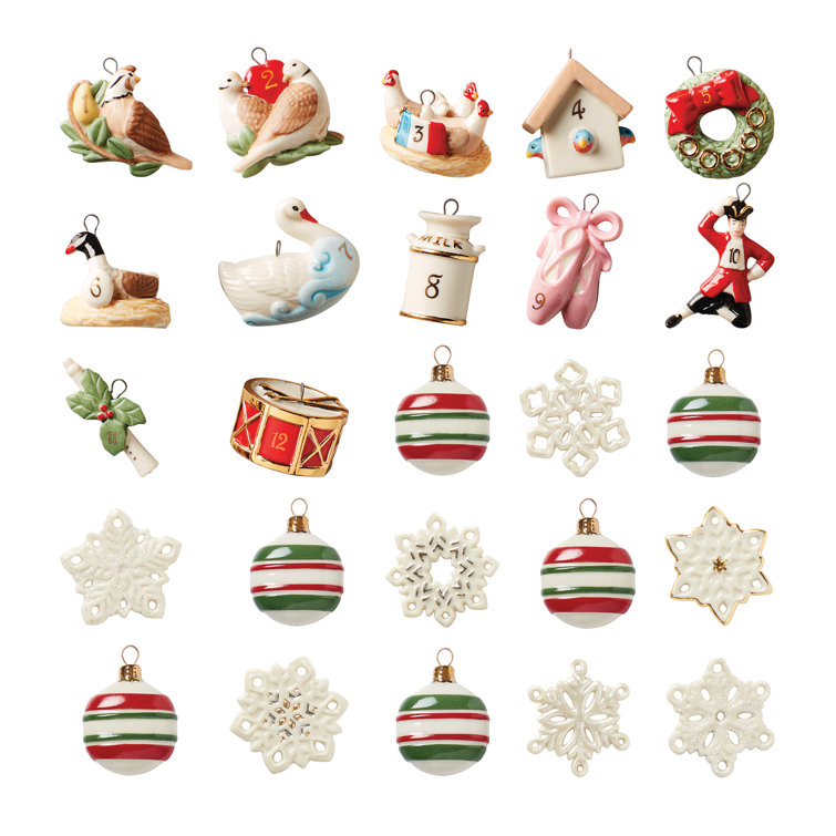 Classic Christmas Tree with Colorful Ornaments Set