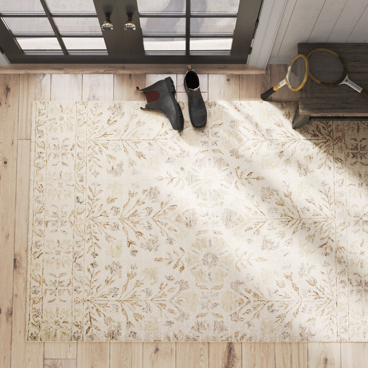Handmade Ivory Floral Wool Area Rug 27" x 45"