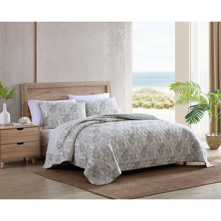 Reversible Sage Palm Motif White Cotton King Quilt Set