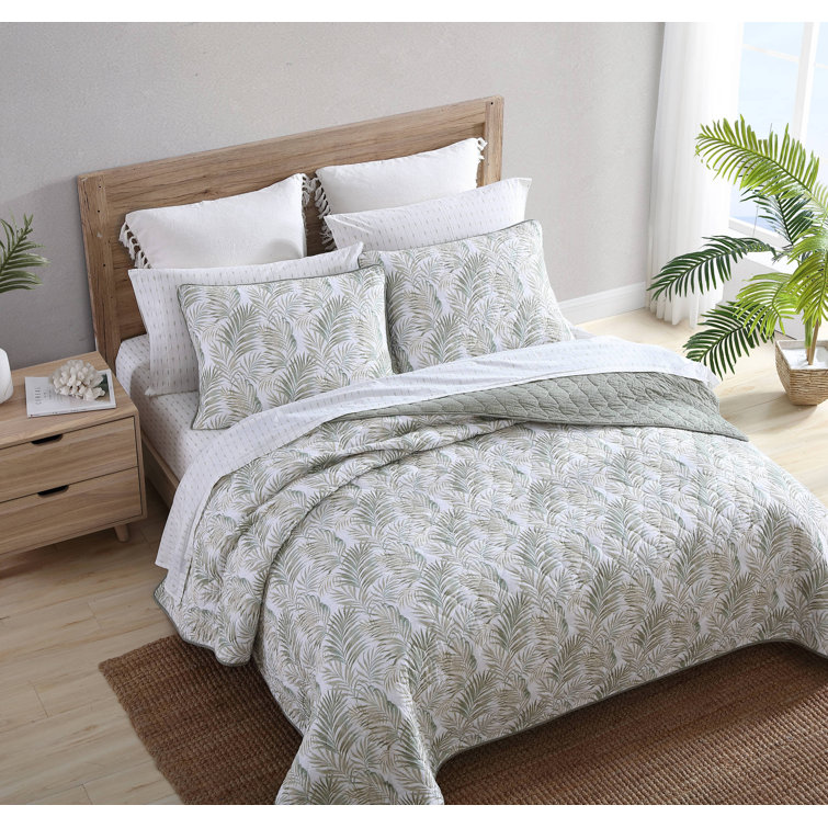 Reversible Sage Palm Motif White Cotton King Quilt Set