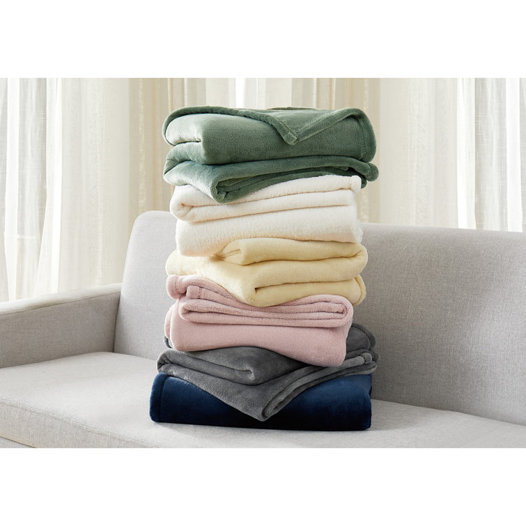 Green Faux Fur Plush Throw Blanket 50" x 60"