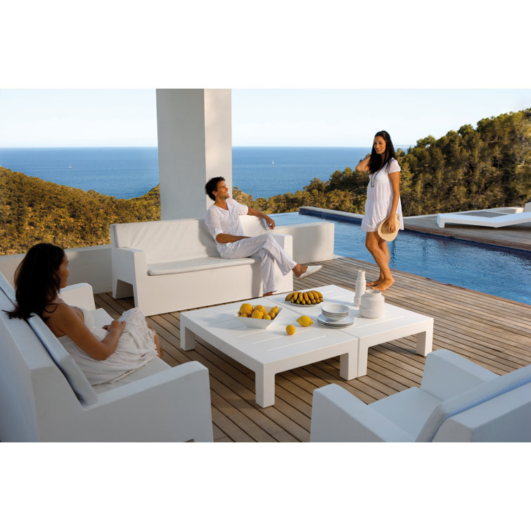 White Matte Polyethylene Outdoor Coffee Table