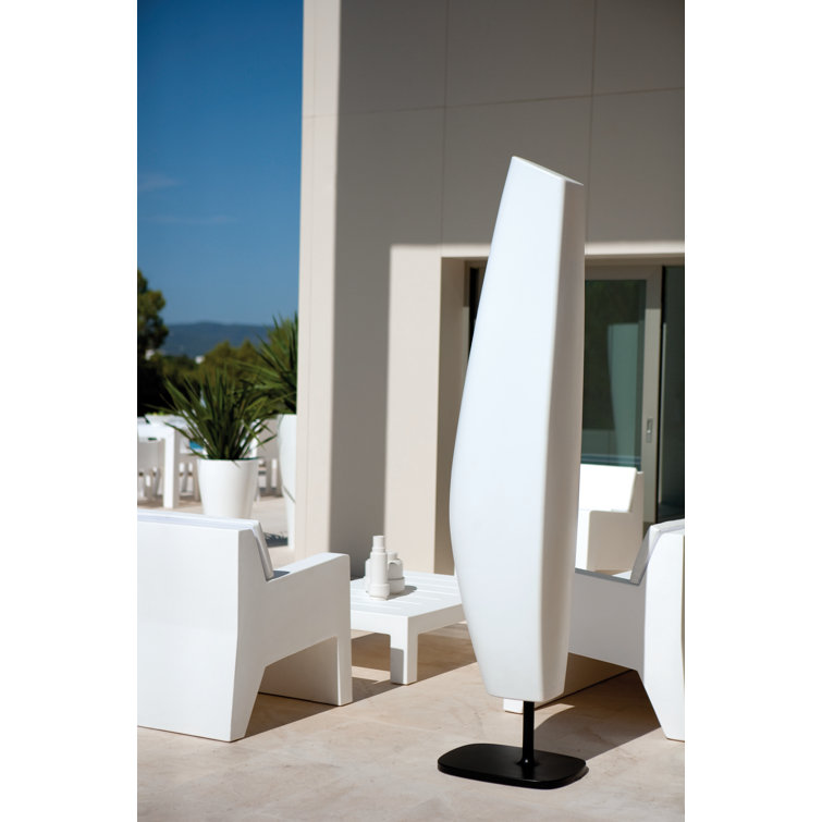 Jut Bronze Polyethylene Resin Indoor/Outdoor Lounge Table