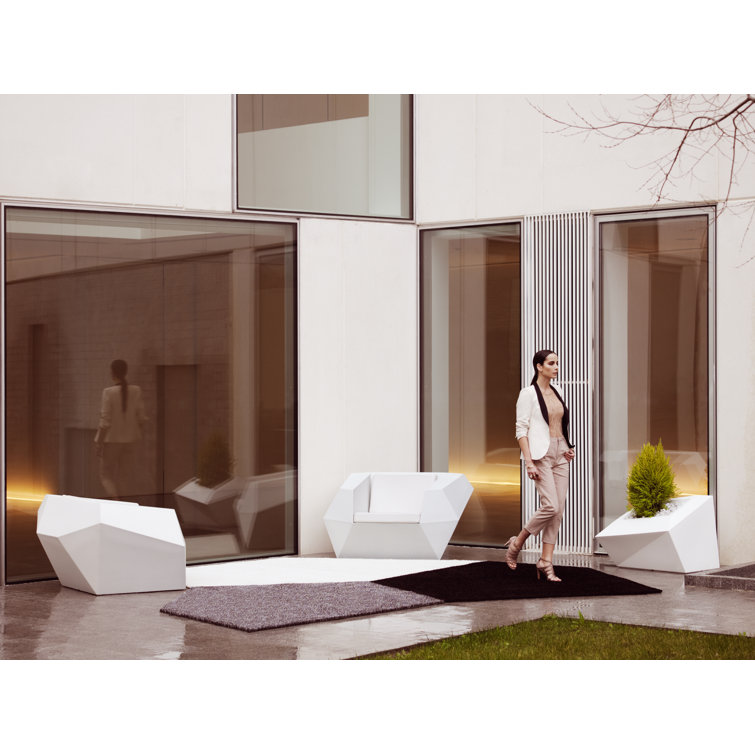 Steel Gray Polyethylene Modern Lounge Chair