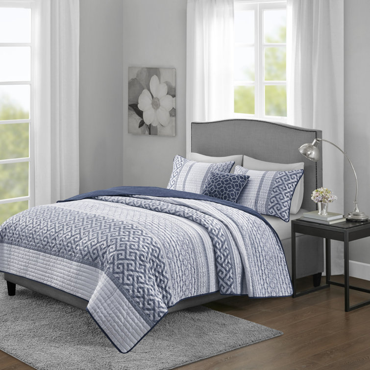 Navy Reversible Microfiber Full Quilt Set with Decorative Pillow
