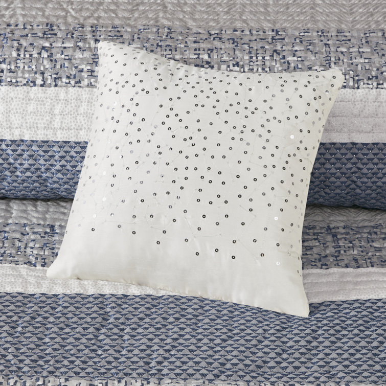 Navy Reversible Jacquard Full Quilt Set with Throw Pillows