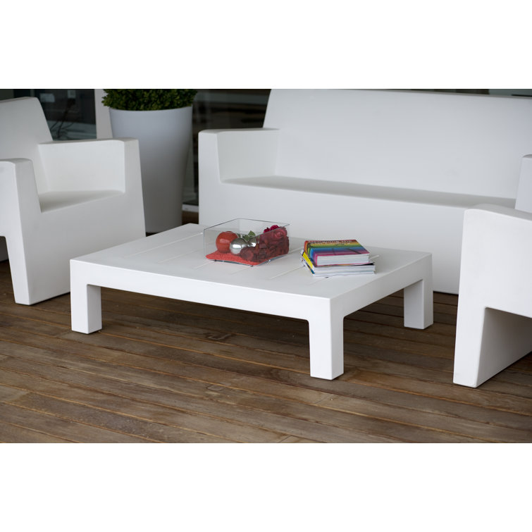 White Matte Polyethylene Outdoor Coffee Table