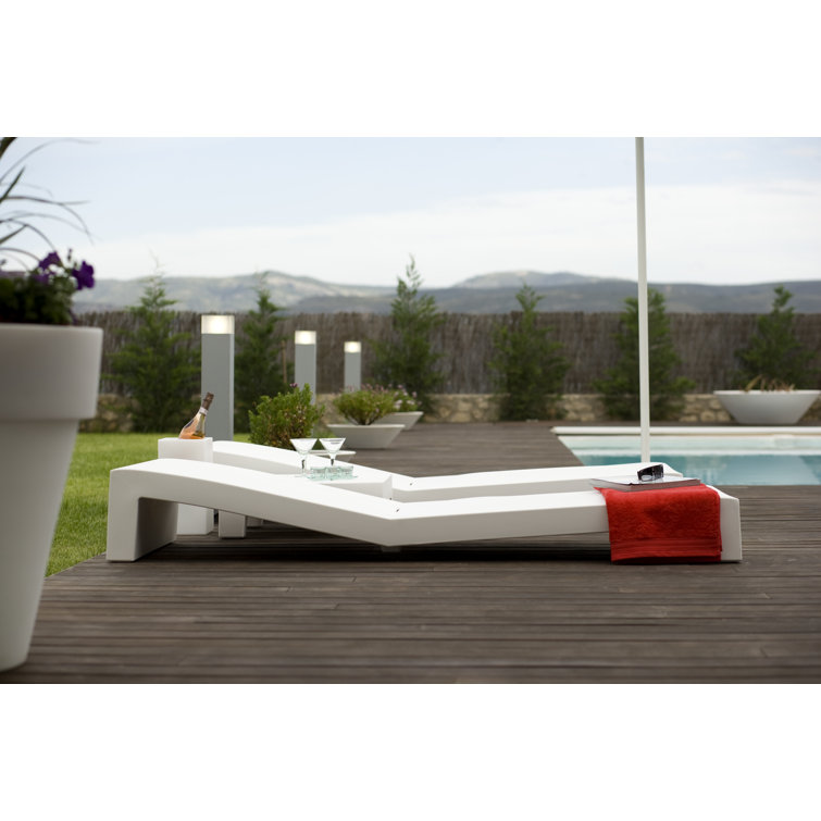 White Polyethylene Resin Indoor/Outdoor Chaise Lounger